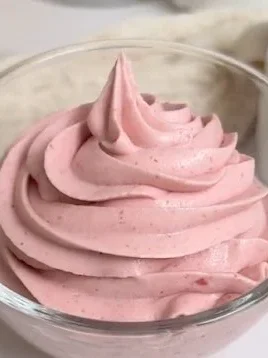 4-ingredient strawberry mousse dessert, light and dreamy dessert recipe