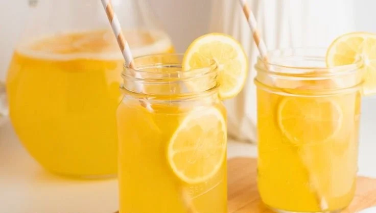 Easy Homemade Meyer Lemonade