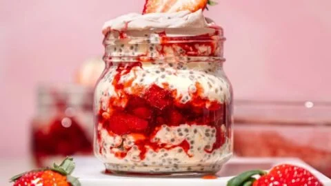 Strawberries & Cream Overnight Oats