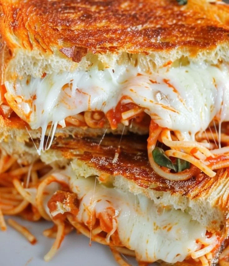 Spaghetti Grilled Cheese Recipe | Cheesy Pasta Sandwich Recipe, Comfort Food Recipes, Easy Spaghetti Grilled Cheese